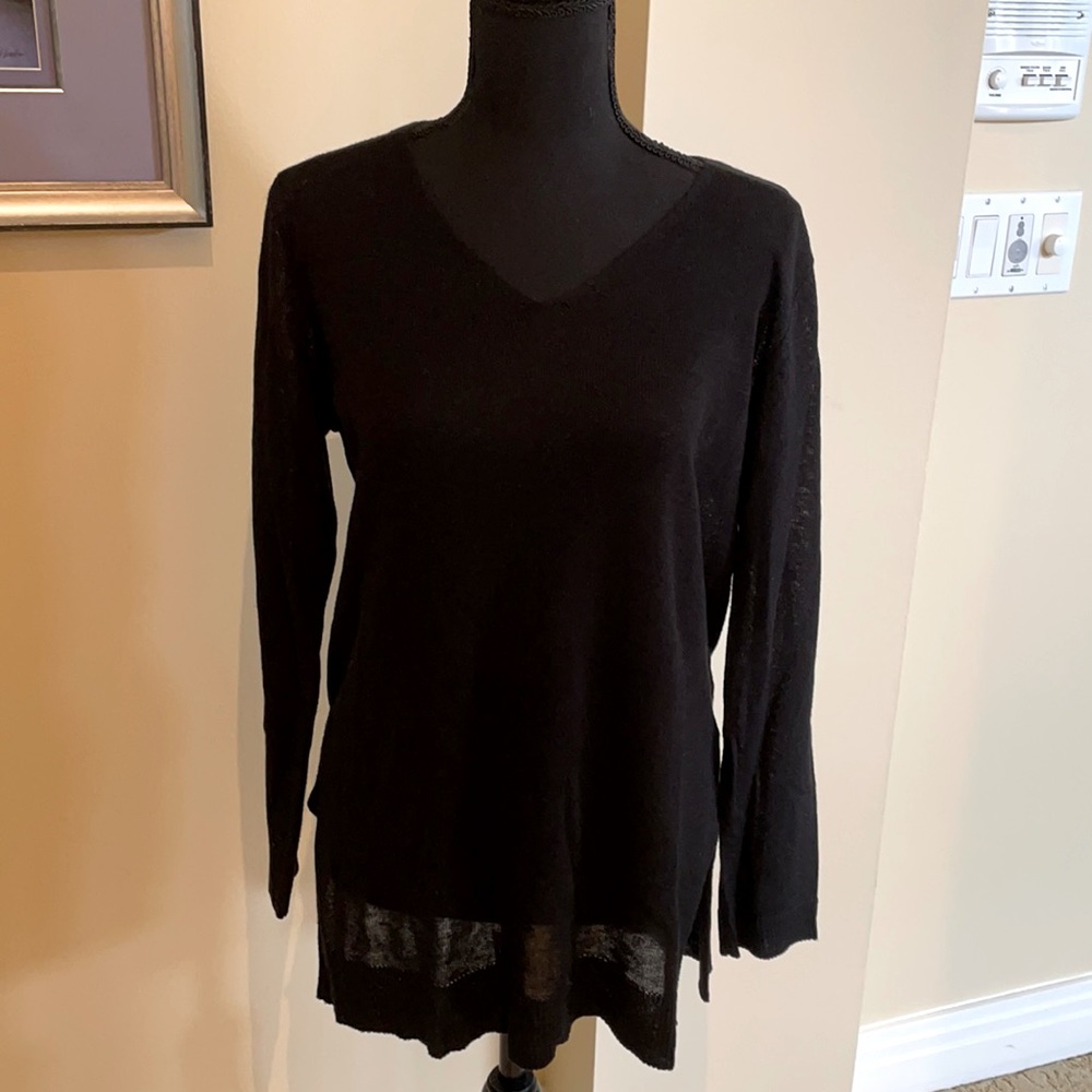 Black V-neck cotton sweater size small